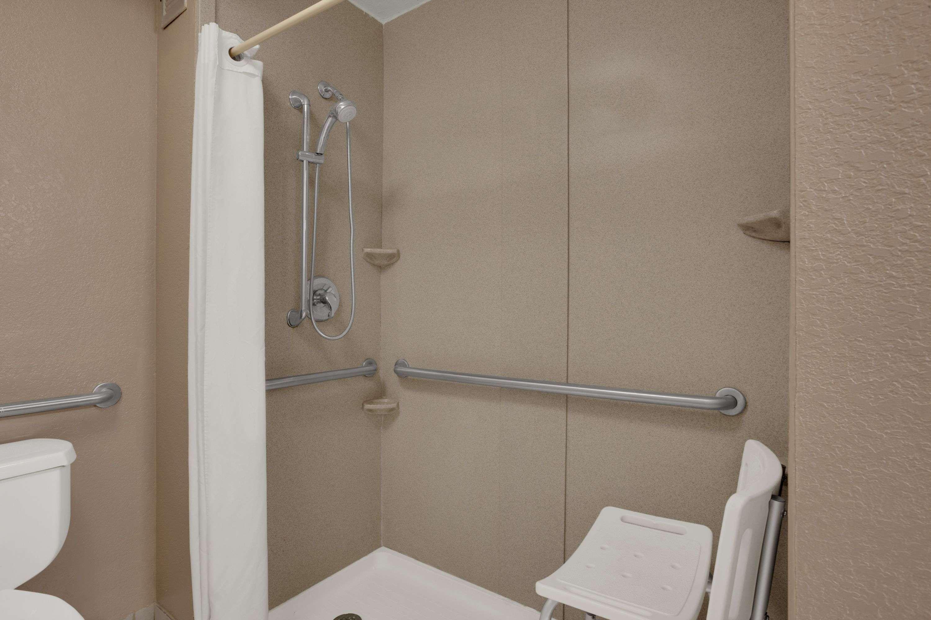 Super 8 By Wyndham Fort Myers Exterior foto
