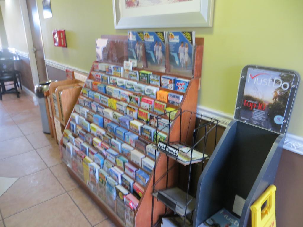 Super 8 By Wyndham Fort Myers Exterior foto